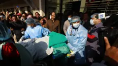 सांसद चन्द्र भण्डारीलाई उपचारको क्रममा लगिँदै
