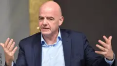 Perezida wa FIFA Gianni Infantino ejo ku wa gatanu yari mu kiganiro cy'iyakure n'abahagarariye amashyirahamwe 211 y'umupira w'amaguru y'abanyamuryango ba FIFA