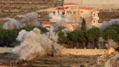 اسرائیل علیرغم آتش‌بس، در هفته‌های اخیر حملات خود به جنوب لبنان را افزایش داده و از زمان امضای آتش‌بس صدها نفر در لبنان کشته شده‌اند