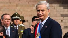 Qué ventajas y riesgos tiene el polémico plan de Kast de reducir el impuesto a las empresas en Chile (y cómo se compara con el resto del mundo)