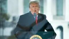 Дональд Трамп был оправдан по обвинению в подстрекательстве толпы к штурму Капитолия 