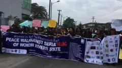 Di women dey protest
