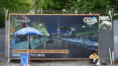 শ্রীনগরে অনুষ্ঠিতব্য জি-টোয়েন্টি বৈঠকের পোস্টার