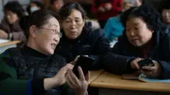 中国微短剧如何俘虏银发族的心？“狗血剧情”打造的百亿产业