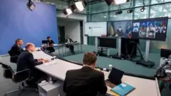 জি-সেভেন জোটের নেতৃবৃন্দ এবং প্রেসিডেন্ট জেলেনস্কির মধ্যে ভার্চুয়াল বৈঠক