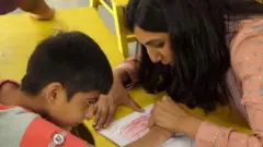 200 சிறப்பு குழந்தைகளை கவனித்து கொள்ளும் குஜராத்தி பெண்