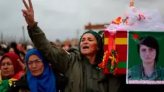 جنازة مقاتلة كردية