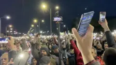 Blokada mosta i paljenje svetla "za izlečenje društva"
