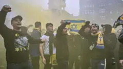 Amsterdam'daki Maccabi Tel Aviv taraftarları