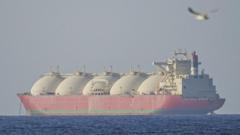 হরমুজে অবরোধের মধ্যে ইরানের সাথে আবার আলোচনা শুরুর ইঙ্গিত ট্রাম্পের