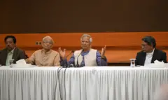 রাজনৈতিক দলগুলোর সাথে বৈঠকে প্রধান উপদেষ্টা অধ্যাপক মুহাম্মদ ইউনূস