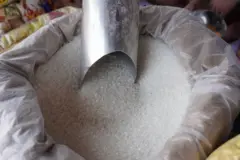 இந்தியாவில் சர்க்கரை விலை உயர பெட்ரோலில் எத்தனால் கலப்பதே காரணமா?