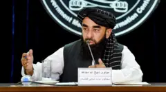 ذبیح‌الله مجاهد 