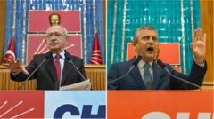 Kemal Kılıçdaroğlu ve Özgür Özel dijital olarak yan yana getirilmiş durumda. İkisinin de eli havada, grup konuşması yapıyor.