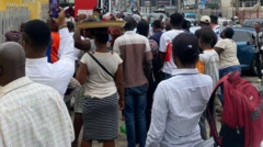 Nigerians dey stranded for one of di telecom office for Lagos