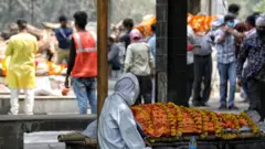 లఖ్‌నవూలోని ఓ శ్మశానవాటిక