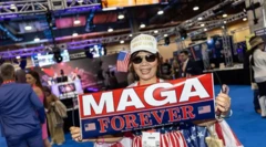 مناصرة لترامب في إطار حركة "ماغا" وهي اختصار لشعار "اجعل أمريكا عظيمة مجدداً".