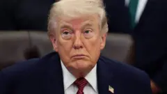 डोनाल्ड ट्रंप