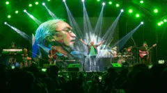 कन्सर्टमा नेपथ्य ब्यान्ड