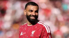 محمد صلاح بقميص ناديه السابق ليفربول