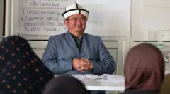 Сириядан келген кыргыз жарандары жайгашкан реабилитациялык борбор. Салттуу ислам тууралуу дарс убагы