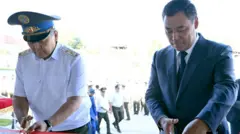 Садыр Жапаров менен Камчыбек Ташиев. 