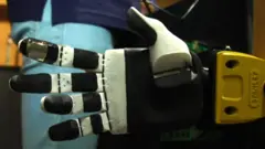 มือของหุ่นยนต์