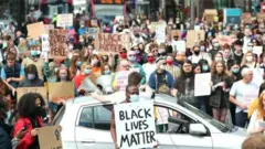 Thousands of pipo protest on top di black man wey police kill for America