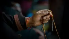 ወሲባዊ ጥቃት ፈፅመዋል ተብለው የሚታሙት አጨቃጫቂው የቡድሃ መሪ ሞቱ