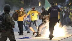 د برازیل ولسمشر لویس ایناسیو لولا دې سېلوا ژمنه وکړه چې د مخکني ولسمشر ژایر بولسونارو هغو پلویانو ته به سزا ورکړي چې پر کانګرس یې برید وکړ.