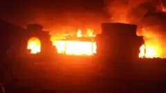 Le feu se serait déclaré vers 04h00, heure locale