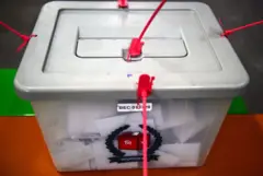 নির্বাচন