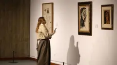 展覧会 ''目の目。 2024年11月の現代および現代美術の肖像画。