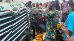 Imu tanka agbepo ati kẹkẹ Maruwa to kọlu pẹlu ọpọ eeyan nibi ti ijamba ọhun ti ṣẹlẹ niluu Ibadan