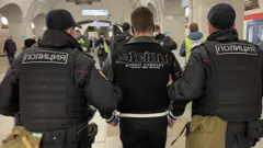 Policiя zaderživaet odnogo iz učastnikov "Russkogo marša"-2021