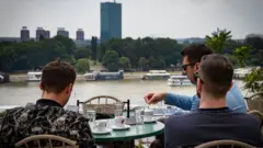 Više od trećine nezaposlenih mladih je iz regiona Centralne i Zapadne Srbije