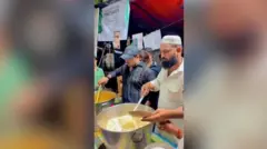 ஜுனைத் போராட்டத்தின் தொடக்கத்திலிருந்தே ஜந்தர் மந்தரில் உணவு விநியோகம் செய்து வந்தார்
