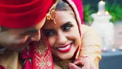 ભારતમાં ઇન્ટરકાસ્ટ લગ્ન કેમ ઓછા થાય છે, આંતરજ્ઞાતીય લગ્નમાં કેવી મુશ્કેલીઓ આવે, પરિવારને કેવી રીતે મનાવવો, આંતરજ્ઞાતીય લગ્ન માટે સરકારી સહાય મળે કે સ્કીમ છે, બીબીસી ગુજરાતી, બીબીસી ન્યૂઝ ગુજરાતી