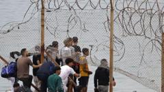 "La situación está fuera de control": España moviliza al ejército ante el cruce de más de 50.000 migrantes desde Marruecos a Ceuta; al menos 41 muertos