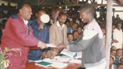 Obbo Taayyeen barataa cimaafi waan hundaaf sababa kan gaafatanidha jedhu kanneen isaan beekan