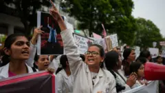 దిల్లీలో వైద్య విద్యార్థుల నిరసన