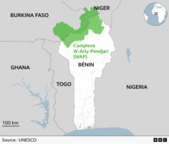 Une carte du Bénin indiquant les pays voisins et l'emplacement des parcs nationaux situés aux frontières avec le Burkina Faso et le Niger.