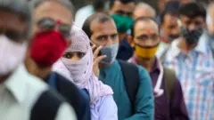 ማስክ ዝገበሩ ሰባት ኣብ መስርዕ