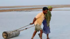 મીઠાનાં અગરિયાઓની સમસ્યા