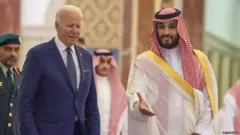 जो बाइडन और क्राउन प्रिंस मोहम्मद बिन सलमान