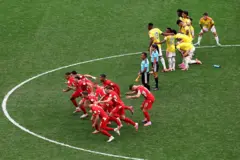 Suizos celebran su triunfo sobre colombia en los penales.