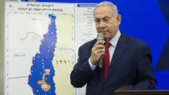 Bwana Netanyahu alitangaza kuhusu mipango yake kabla ya kufanyika kwa uchaguzi katika runinga siku ya Jumanne