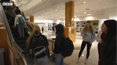 நகரும் படிக்கட்டுகள்