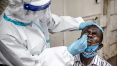 Les travailleurs de la santé se sont mis en grève en raison des mauvaises conditions de travail et du manque d'équipement