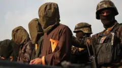 তালেবান, ইসলামিক স্টেট, আর আল-কায়েদা: একই আদর্শিক ভিত্তির ওপর গড়ে ওঠা এই তিনটি গোষ্ঠী।